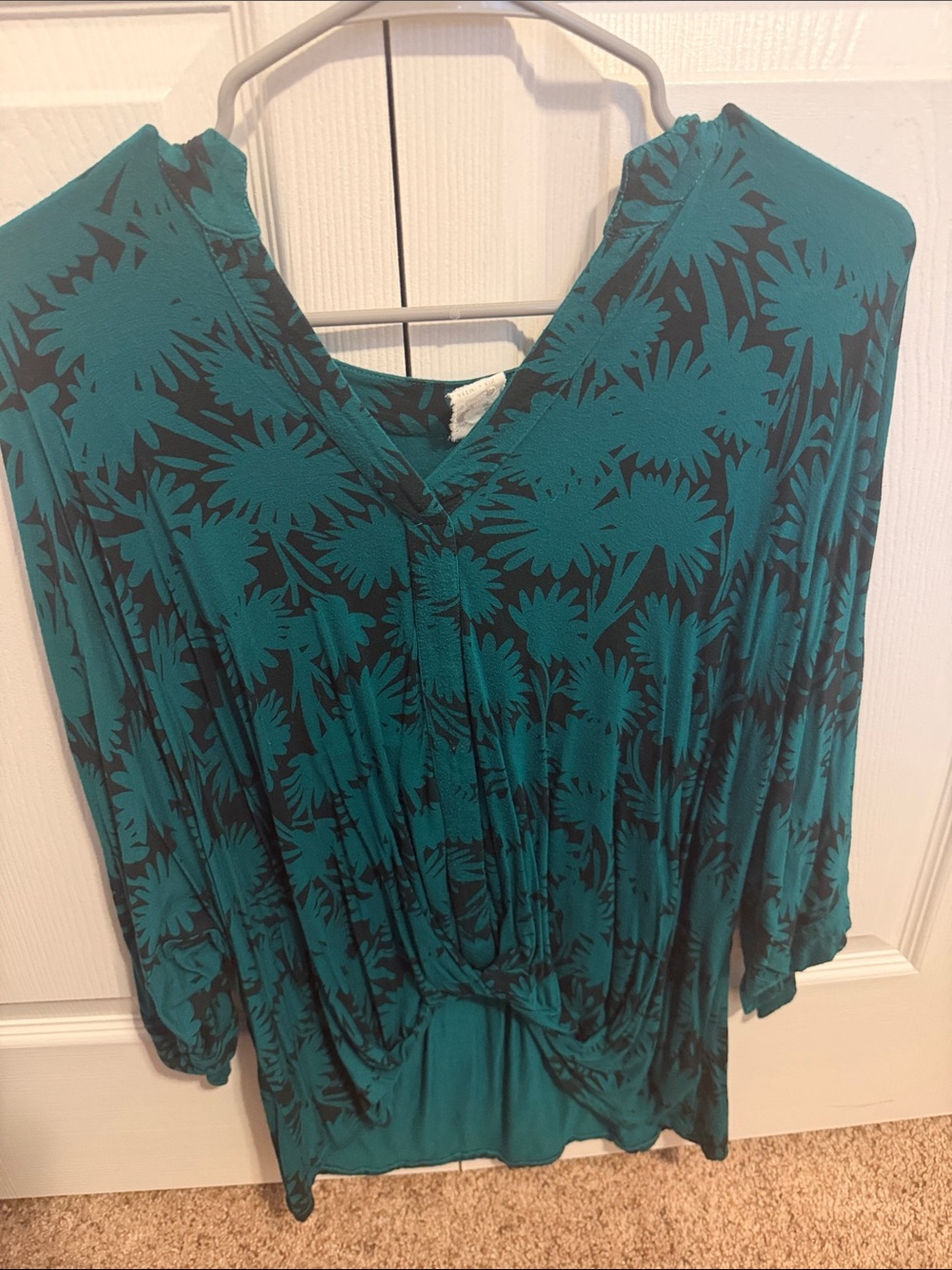 Anthropologie Teal and Black Floral V-Neck Blouse xsmall